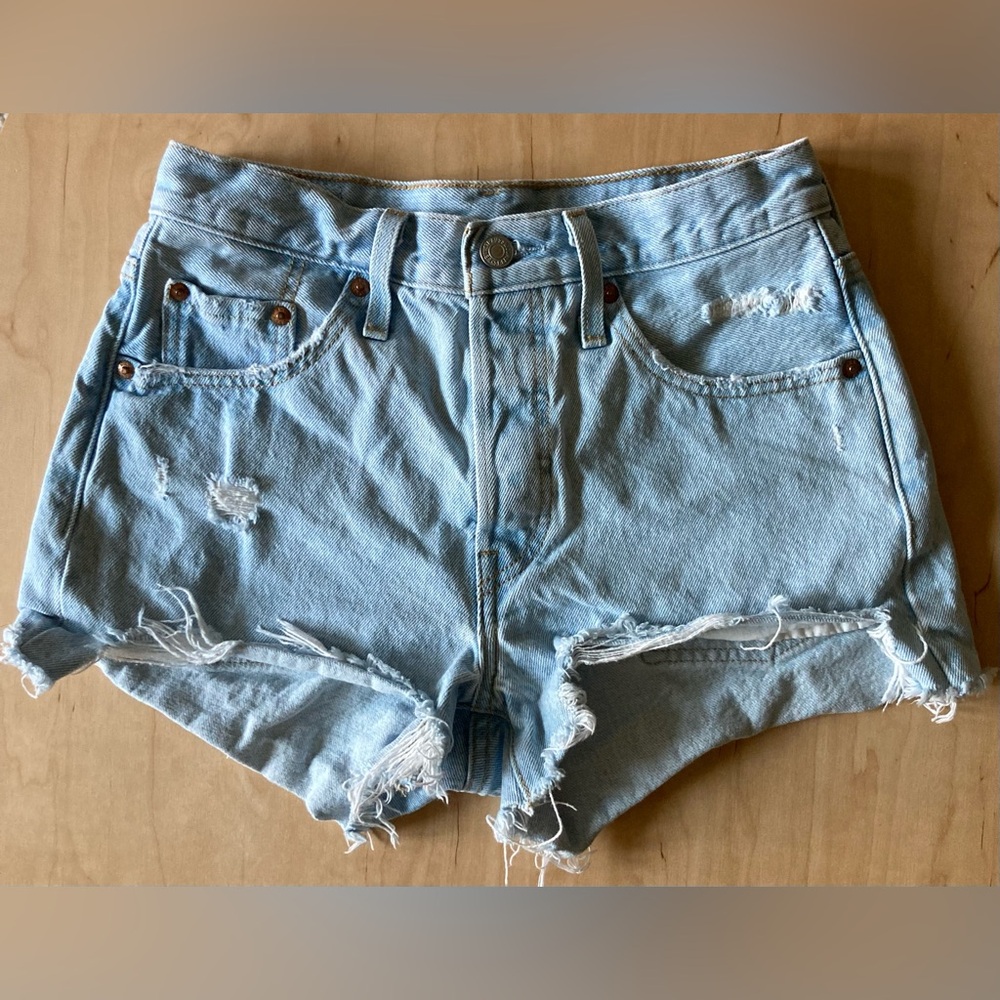 Levi’s 501 Women’s Light Wash Jean Shorts Size 25 Cutoffs Festival Summer